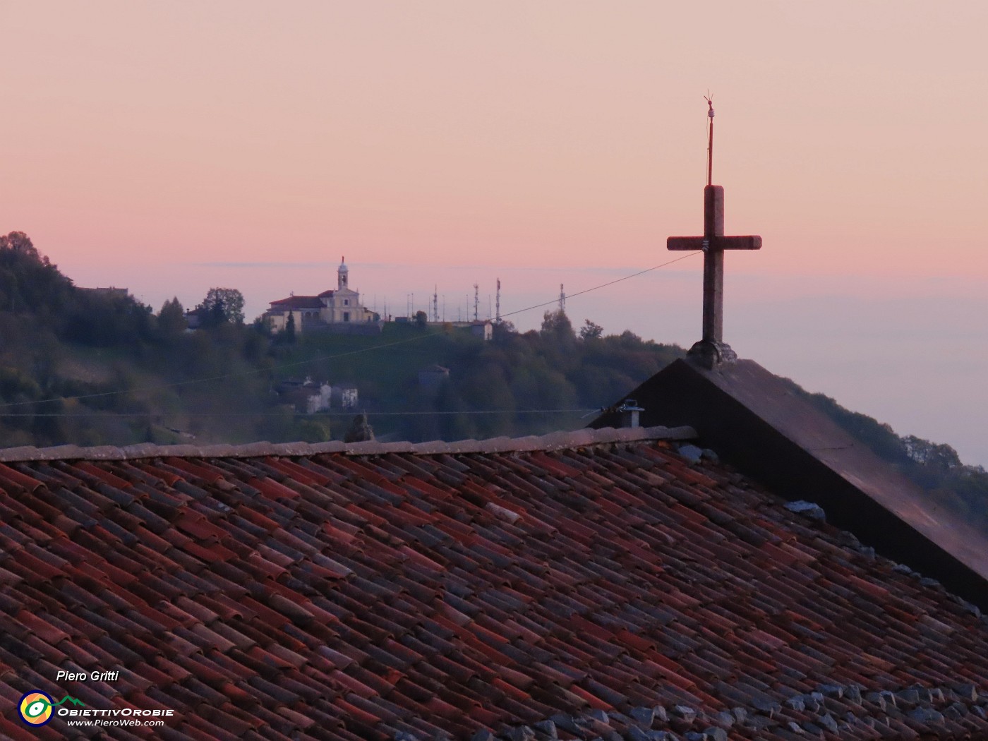 71 Rientro a Catremerio con vista verso S. Antonio Abb. a tramonto inoltrato.JPG